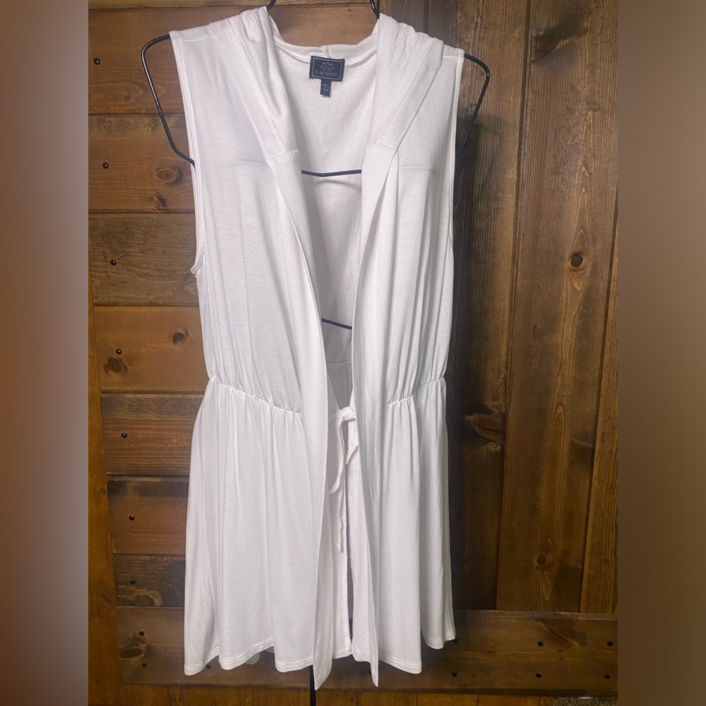 NWT Great Cover Up ! Vacay ready ! Size Large White Swim hooded cover up